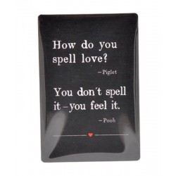 Kylskåpsmagnet Nalle Puh, svart med vitt text